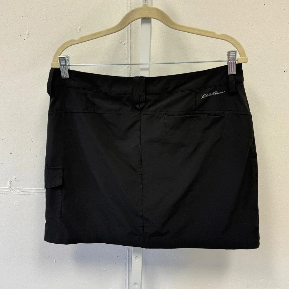 Eddie Bauer Travex Skort Womens 10 Black Cargo Pocket Hiking Travel D3661656